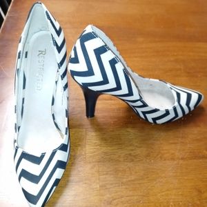 Restricted heels size 6 Sexy Chevron perfe…